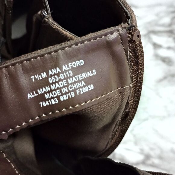 ANA Alford Brown Faux Suede Ankle Boot Size 7.5 - Picture 7 of 10